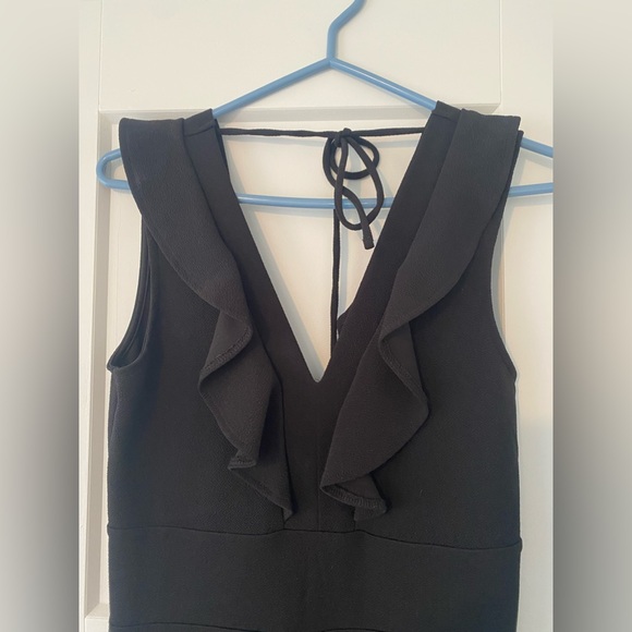 Black pantsuit size 8 - Picture 3 of 4